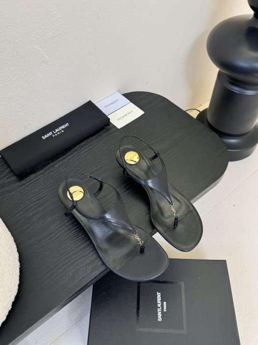 Sandals women's
