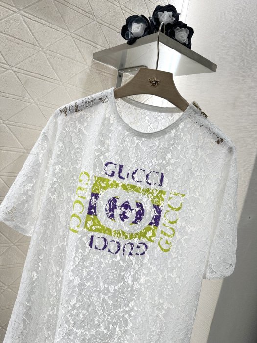 T-shirt women's фото 4