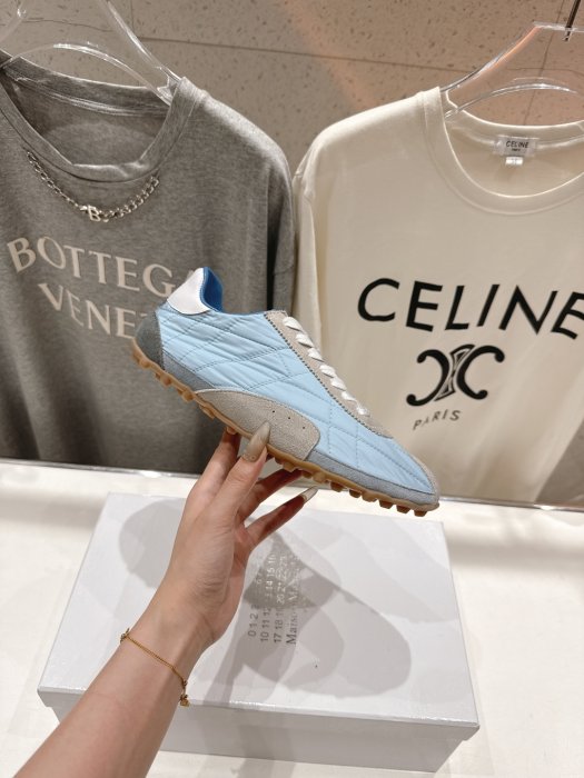 Кросівки фото 5