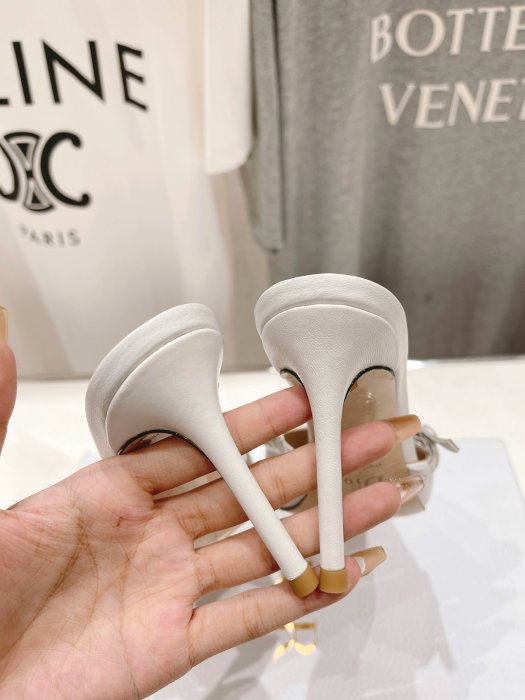 Босоножки фото 9