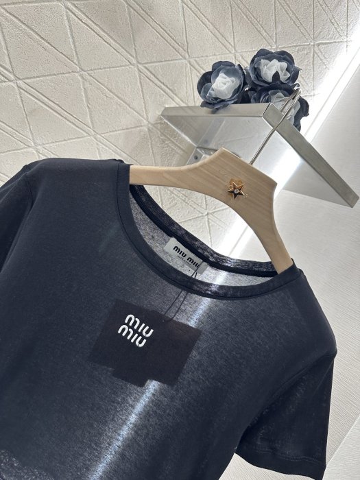 T-shirt women's фото 3