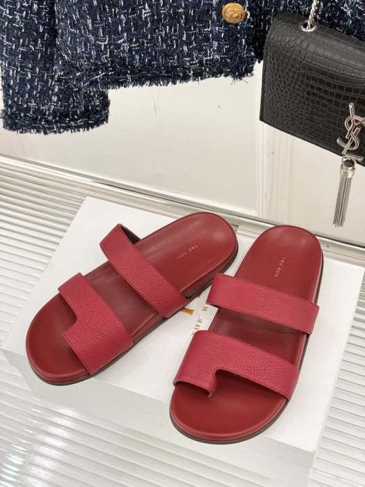 Шлепанцы фото 2