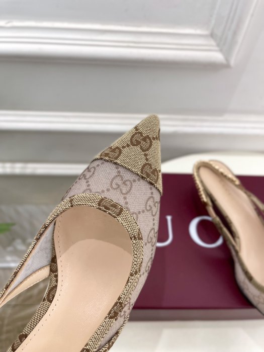 Босоножки фото 6