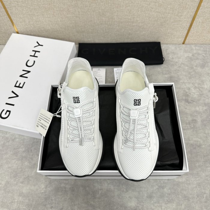 Sneakers men's