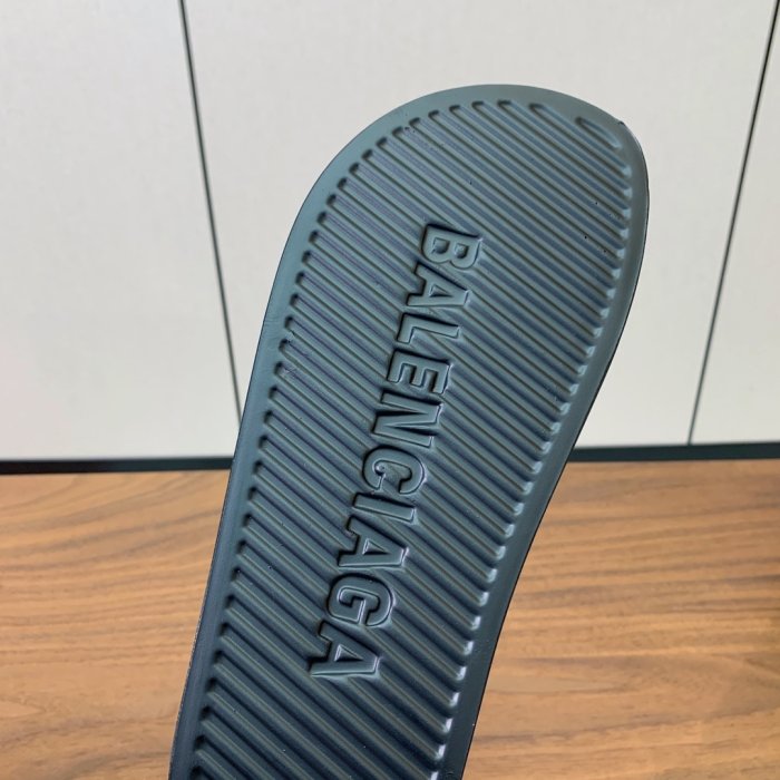 Шлепанцы фото 9