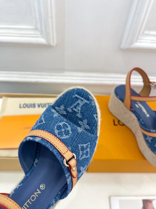 Босоножки фото 6