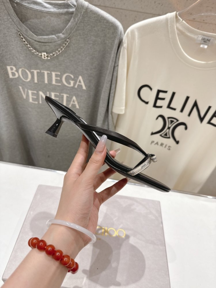 Шлепанцы женские фото 5