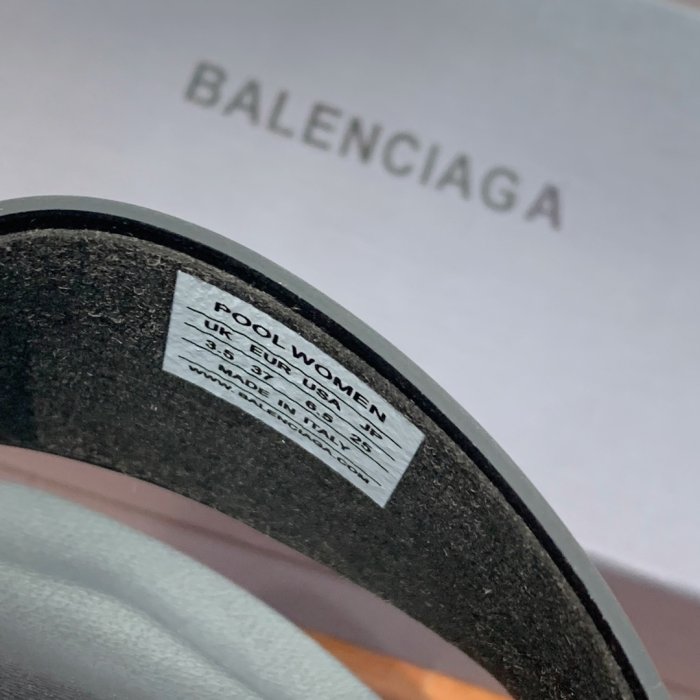 Шлепанцы фото 6