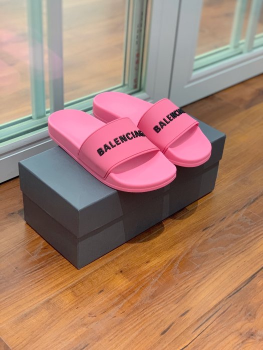 Шлепанцы фото 4