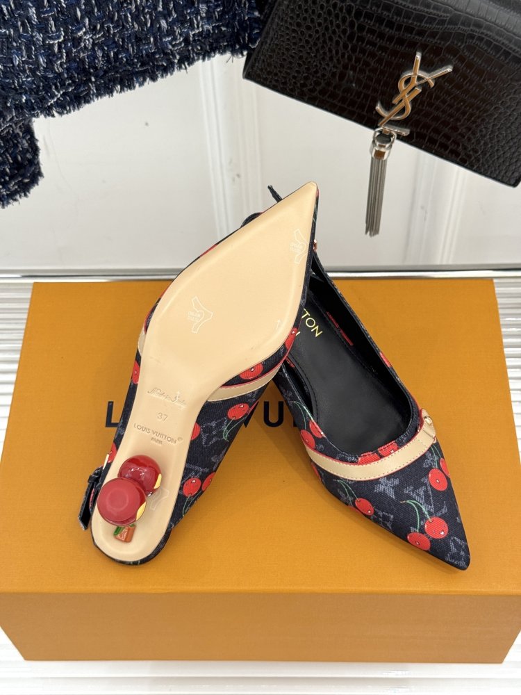 Босоножки фото 9