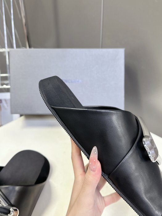 Шлепанцы фото 8