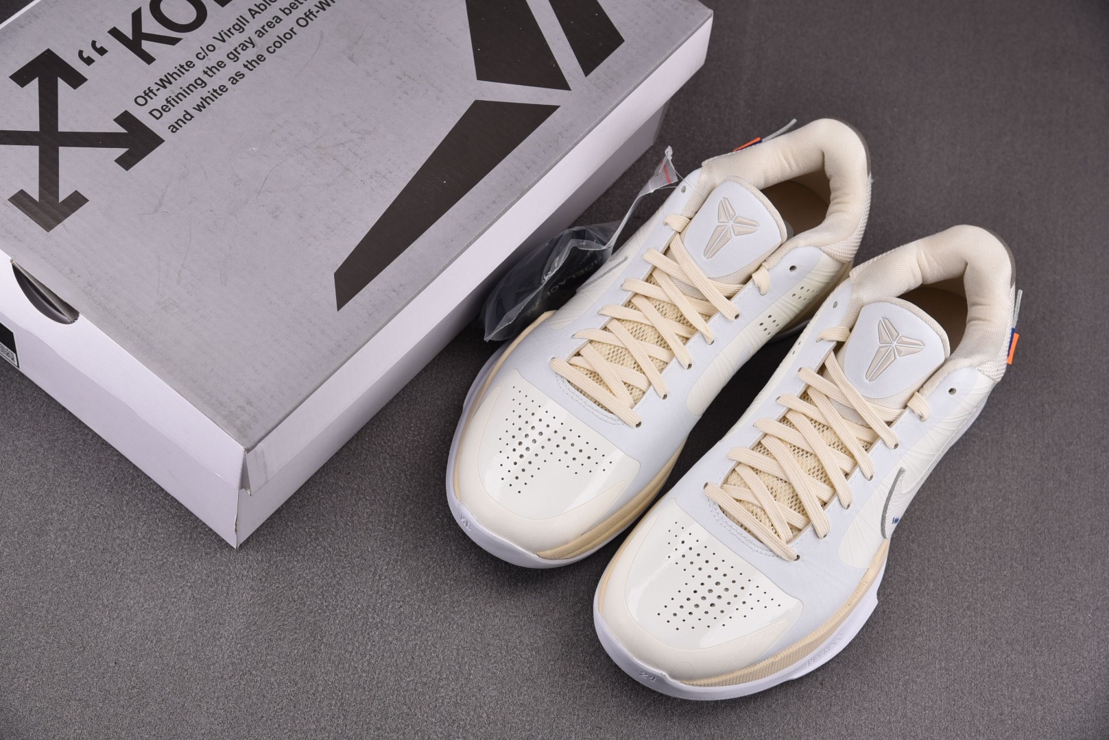 Кроссовки Off White x NK Zoom Kobe ZK5 DB4796-101 фото 7