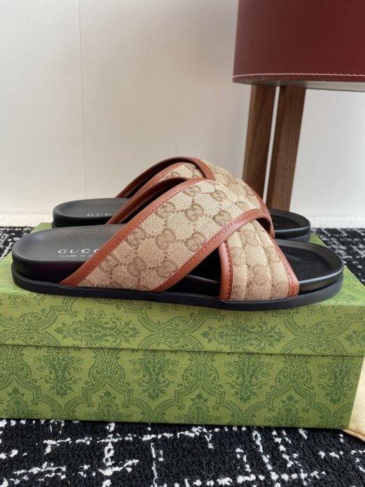 Шлепанцы фото 2