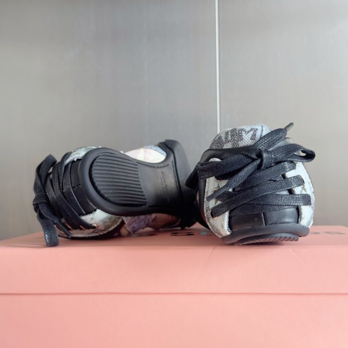 Кросівки фото 9