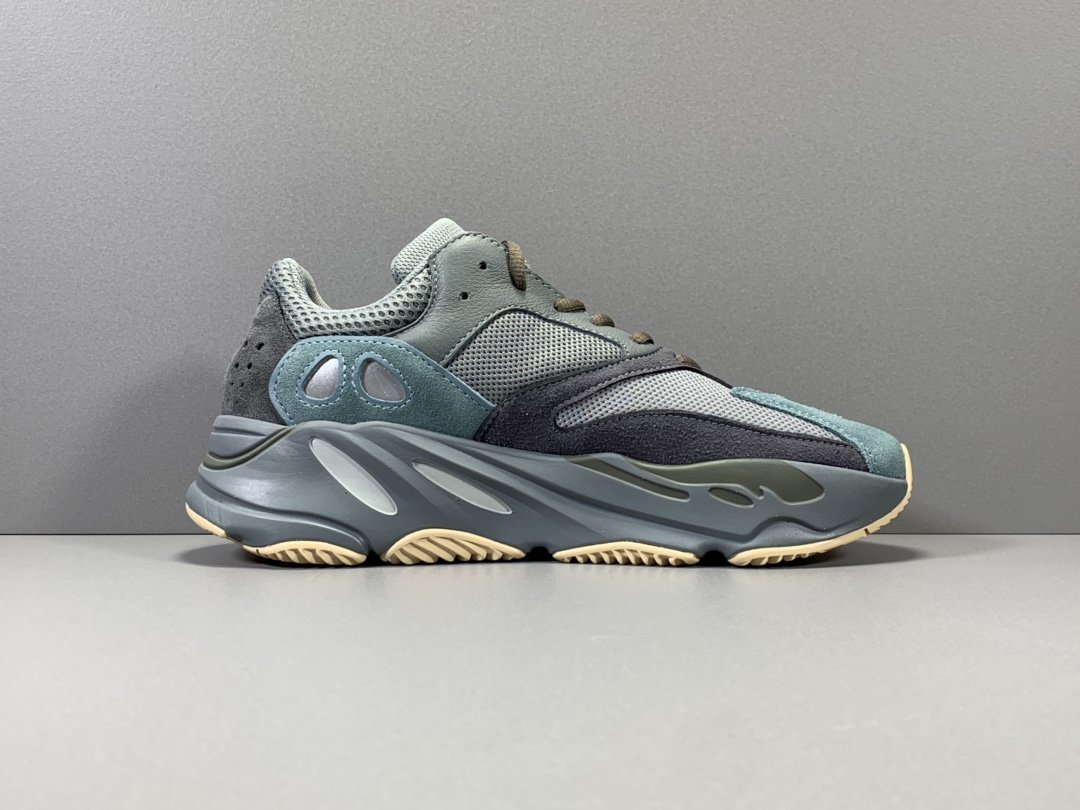 Кроссовки YEEZY 700 BOOST TEABLU фото 2