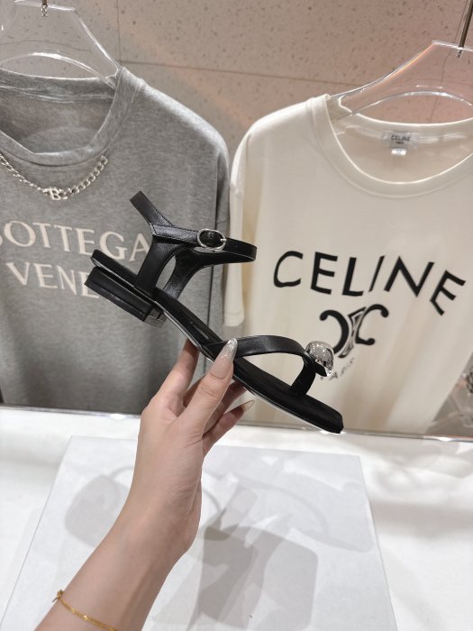 Босоніжки фото 5