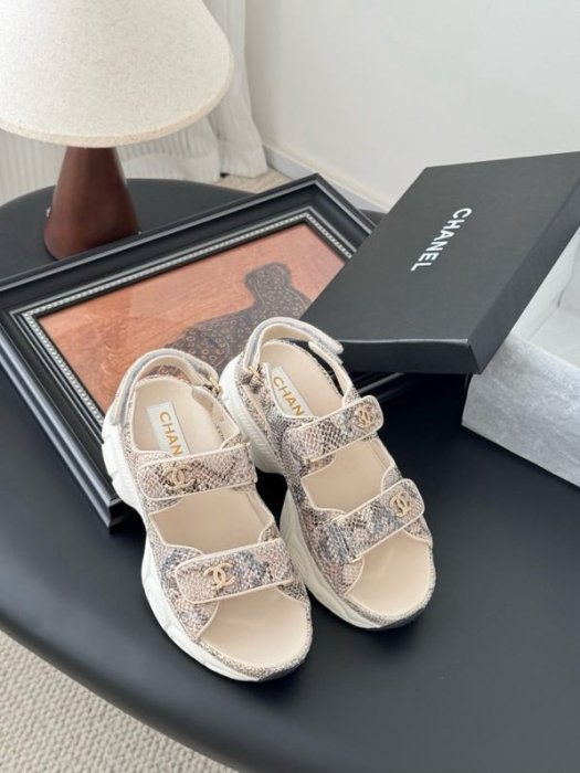 Сандалии женские фото 8