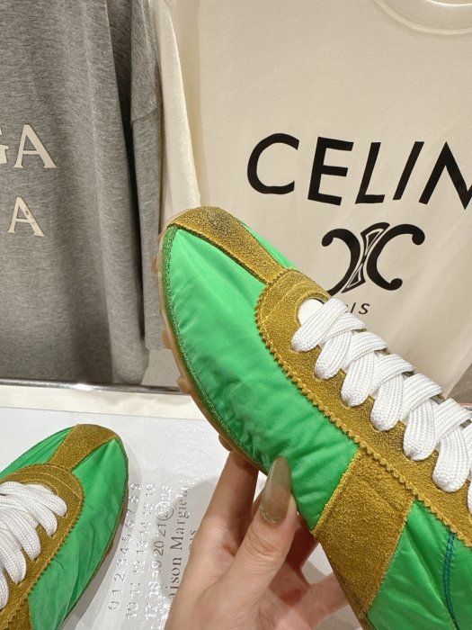 Кросівки фото 7