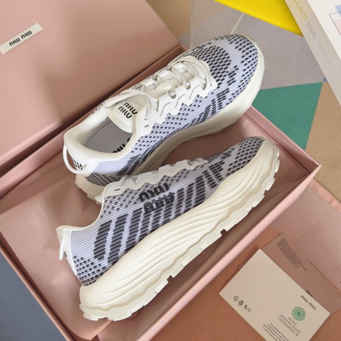 Кроссовки фото 4