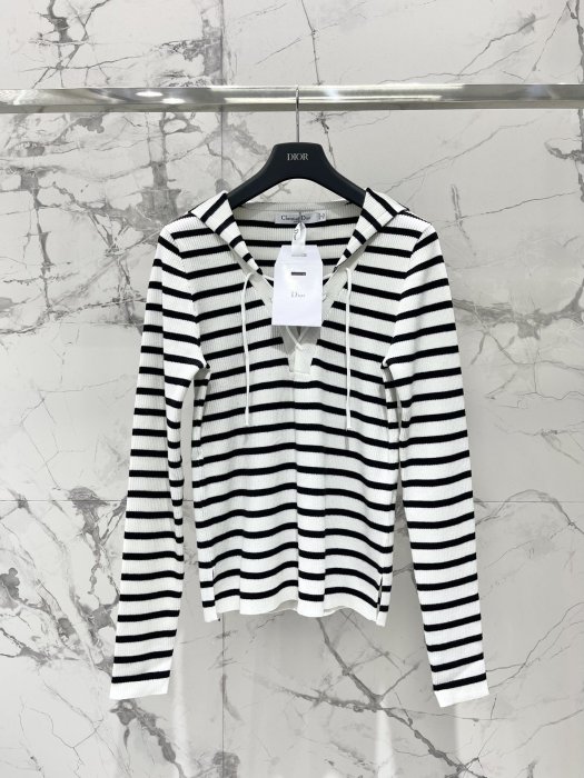 Кофта жіноча