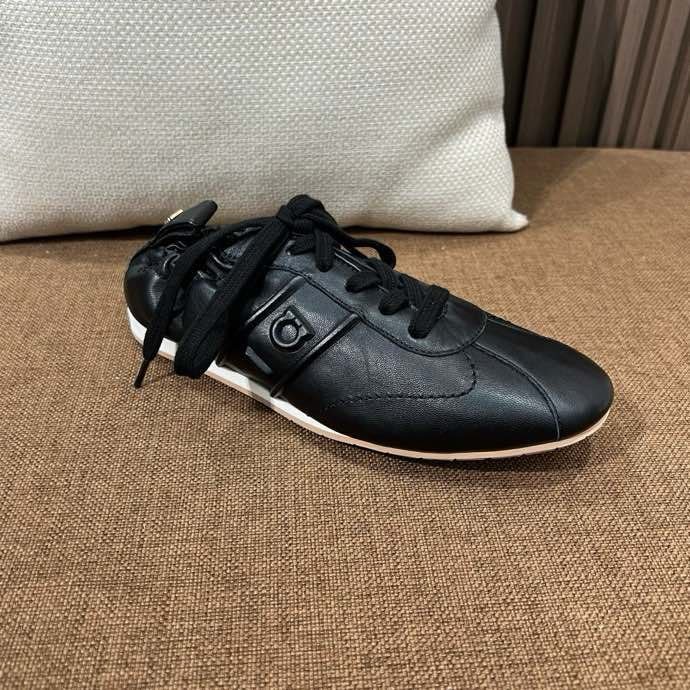 Кросівки жіночі фото 4