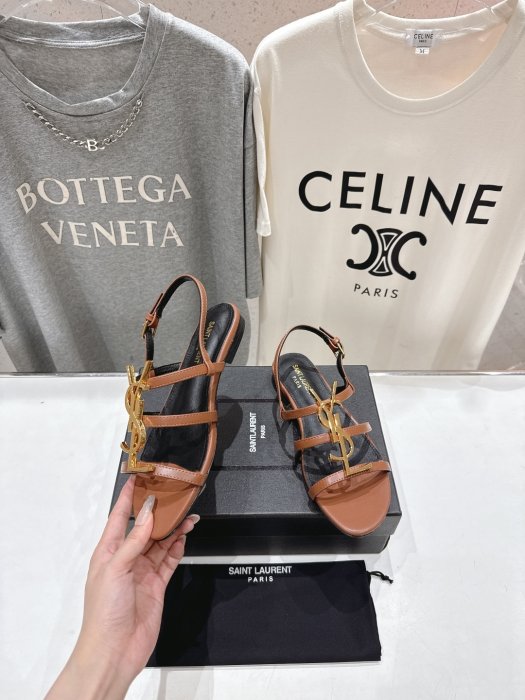 Босоножки фото 2