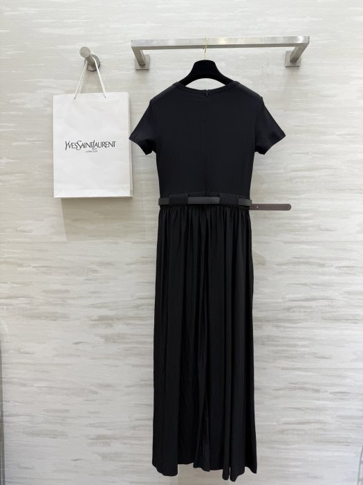 Плаття, Сукня середньої довжини з короткими рукавами і поясом фото 5