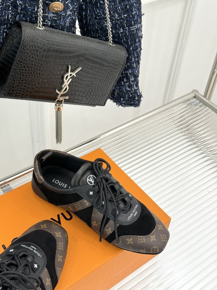 Кросівки жіночі фото 5