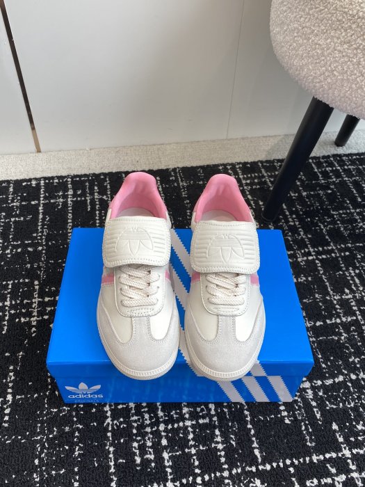 Кеди жіночі Adidas Humanrace Samba фото 2