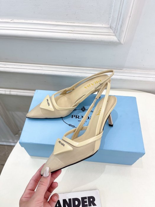 Босоножки фото 5