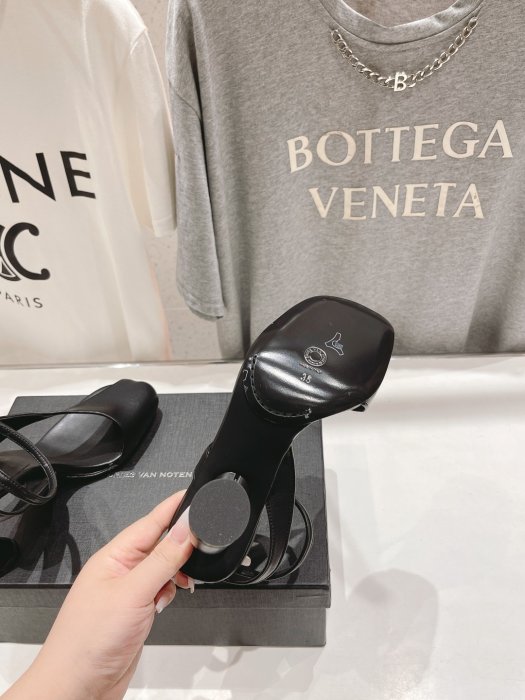 Босоножки фото 9