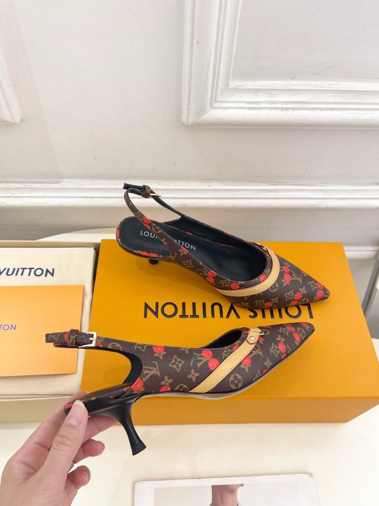 Босоножки фото 4