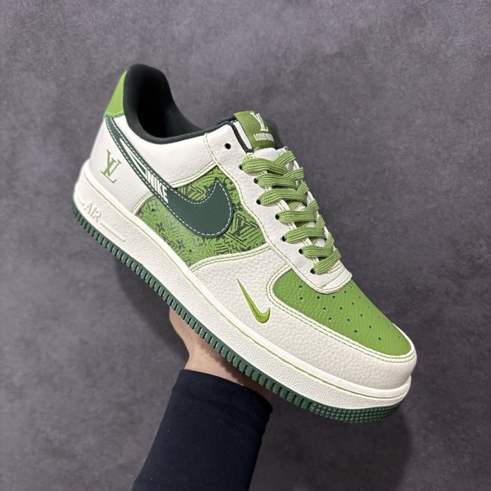 Кроссовки Nike Air Force 1 Low 07 x Louis Vuitton фото 3