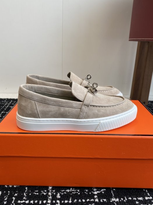 Лоферы кожаные женские фото 2