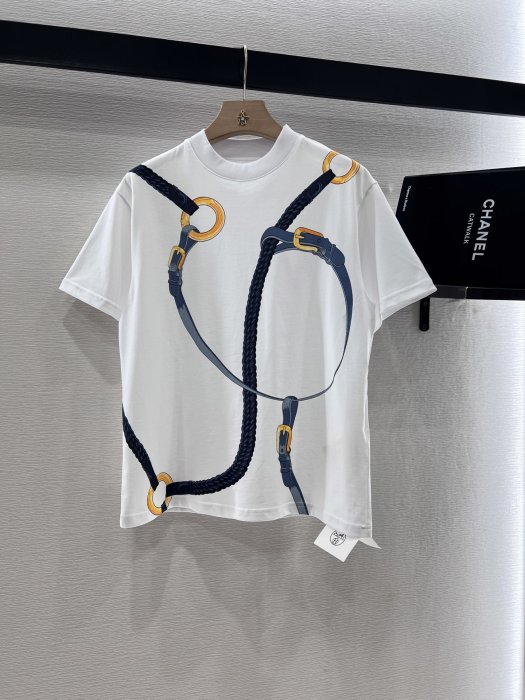 Футболка женская