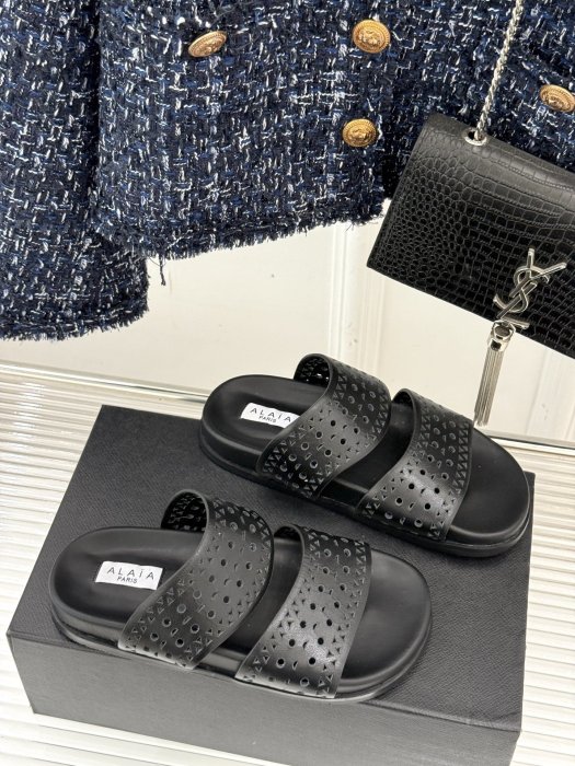 Шлепанцы женские фото 3