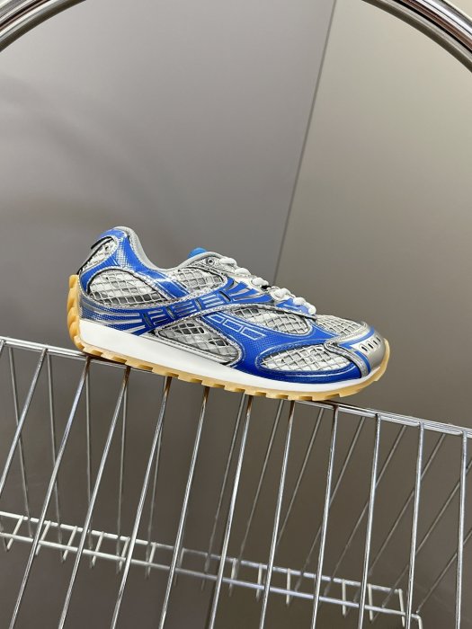 Кроссовки фото 5