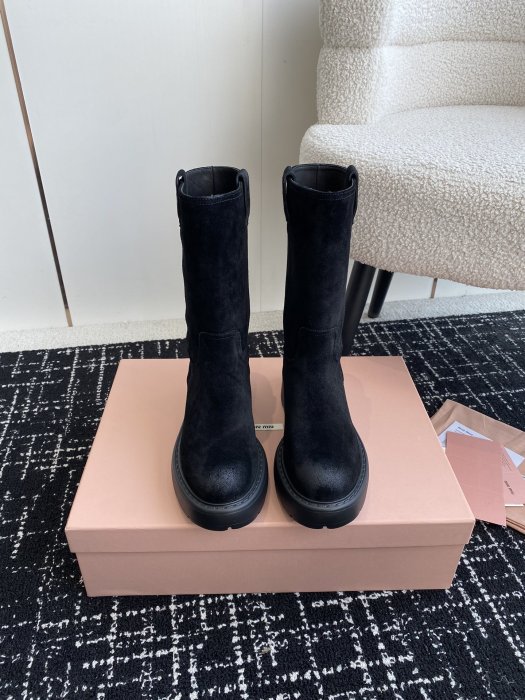 Boots women's