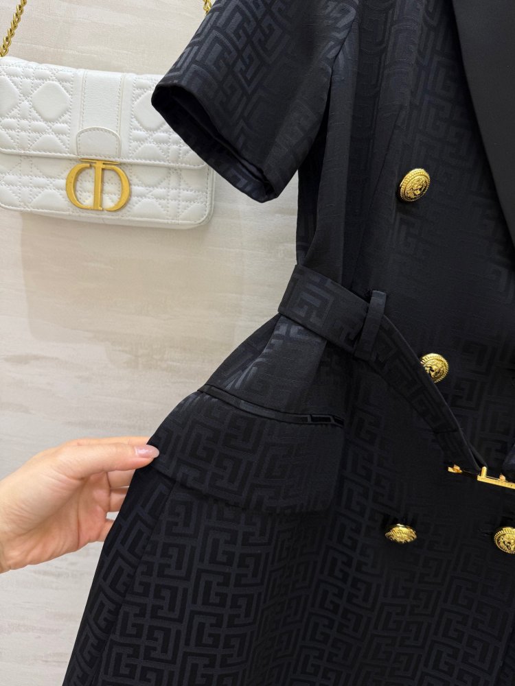 Платье с короткими рукавами и костюмным воротником фото 9