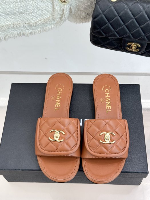 Шлепанцы фото 4