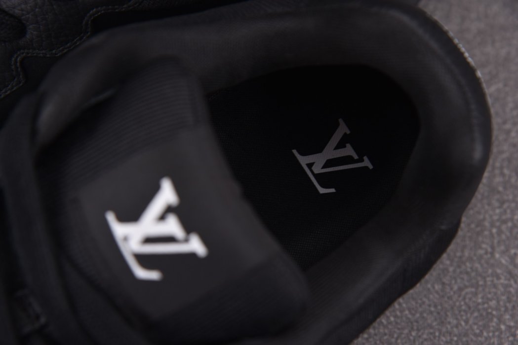 Кроссовки LOUIS VUITTON Classic Black фото 10