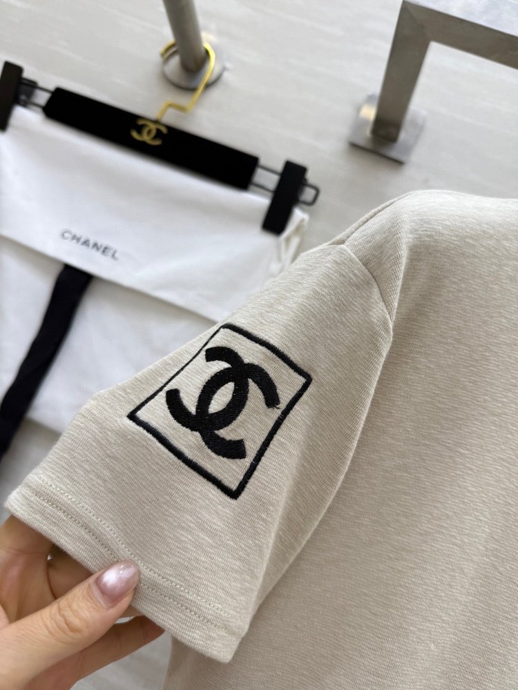 Футболка жіноча фото 6