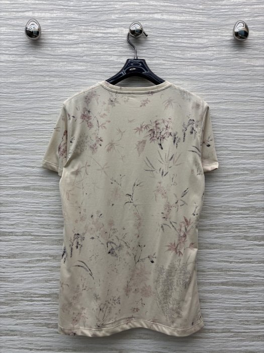 T-shirt women's фото 8