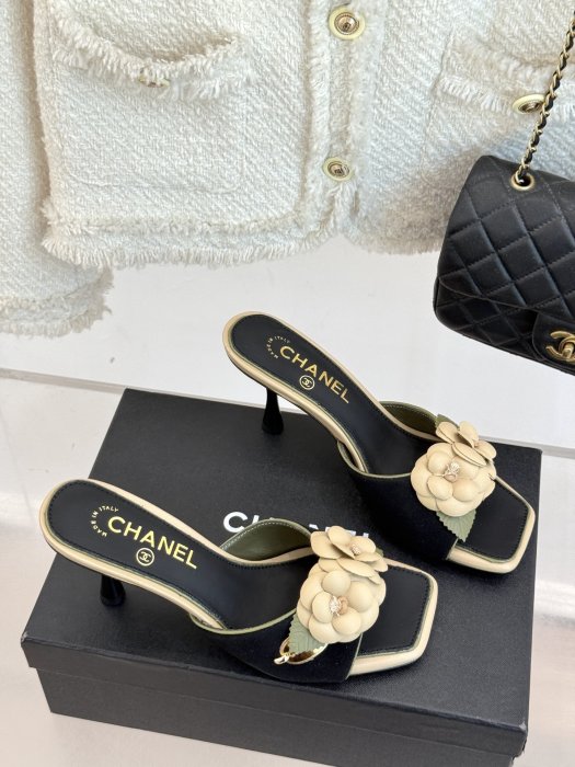 Босоножки фото 3