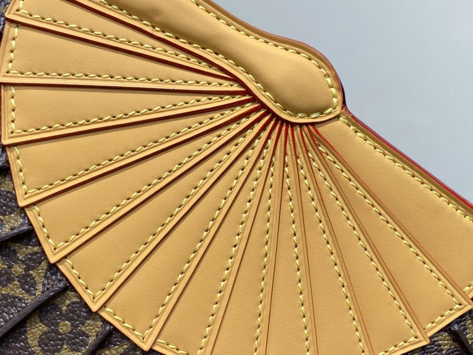 Сумка женская LV Fan M14804 37 см фото 6