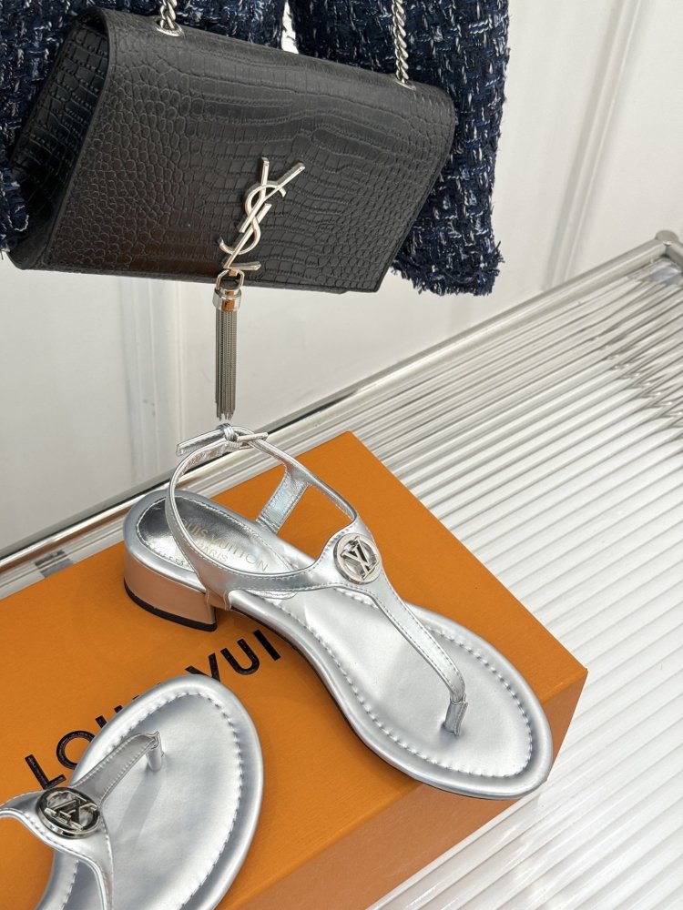 Босоножки фото 5