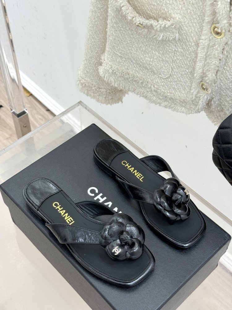 Шлепанцы женские фото 3