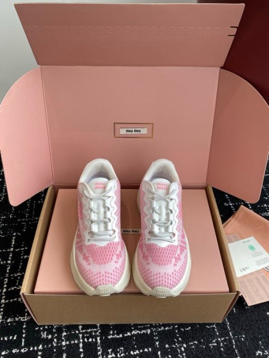 Sneakers фото 3