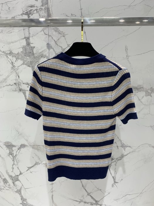 Футболка жіноча фото 7