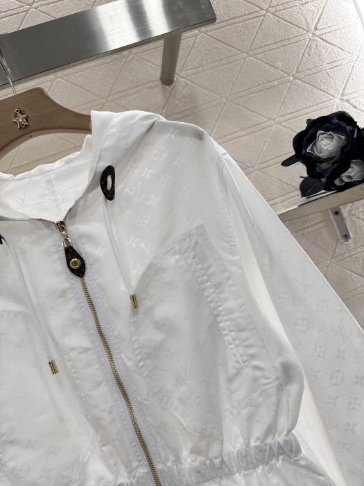 Вітровка жіноча фото 5